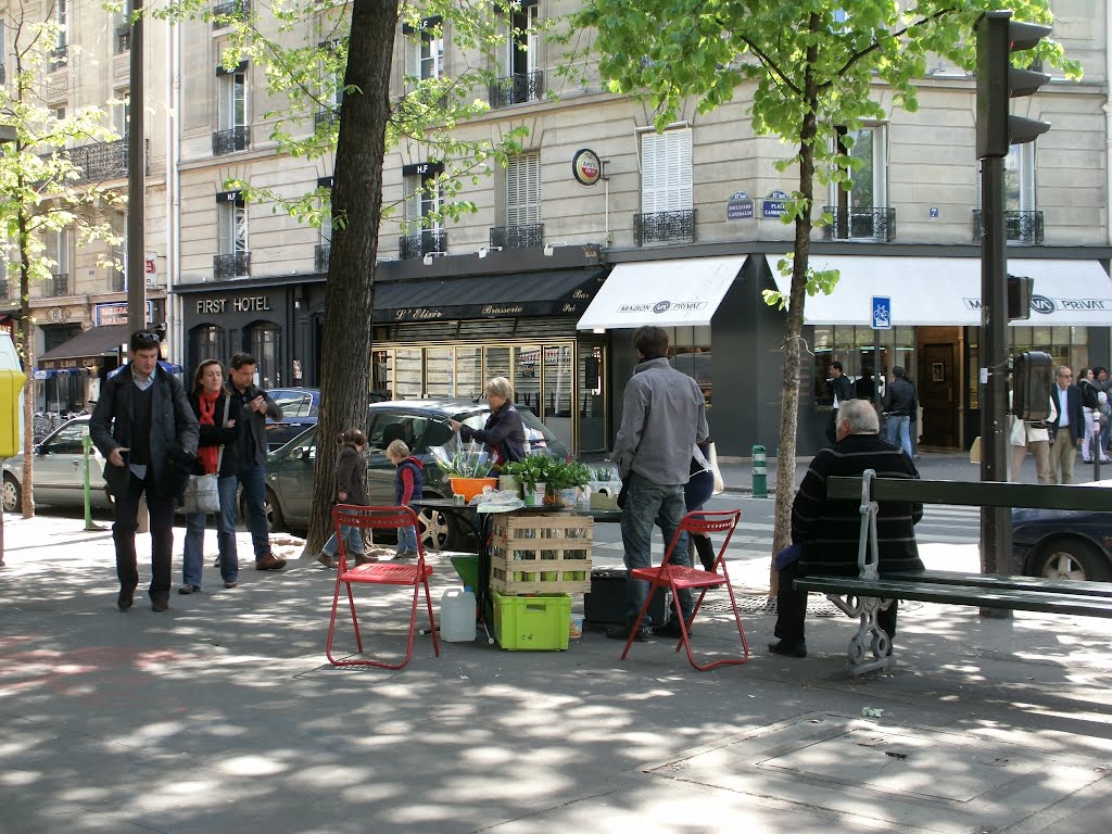 Place Garibaldi, vente de muguet by JP.GUYOMARD