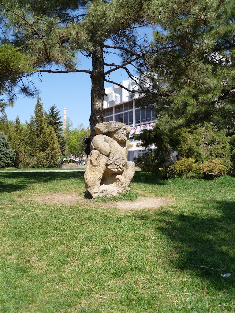 Sculpture in the park by Vardan Elbakyan