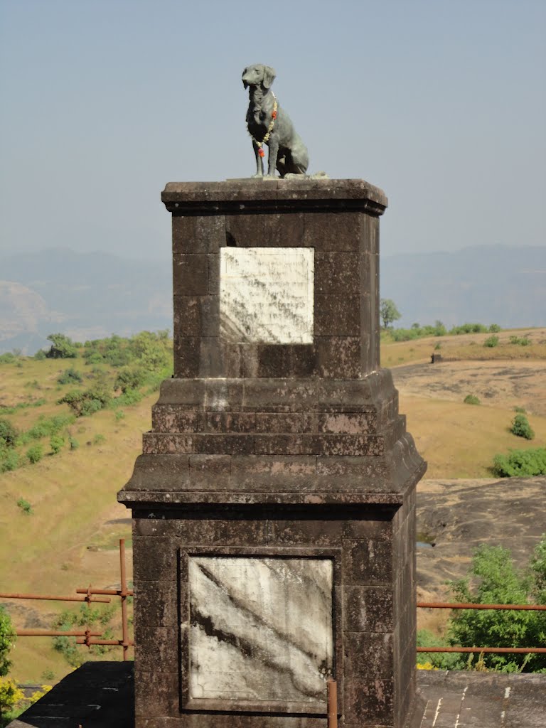 Gherakilla Raigad, Maharashtra, India by Nana Mahale