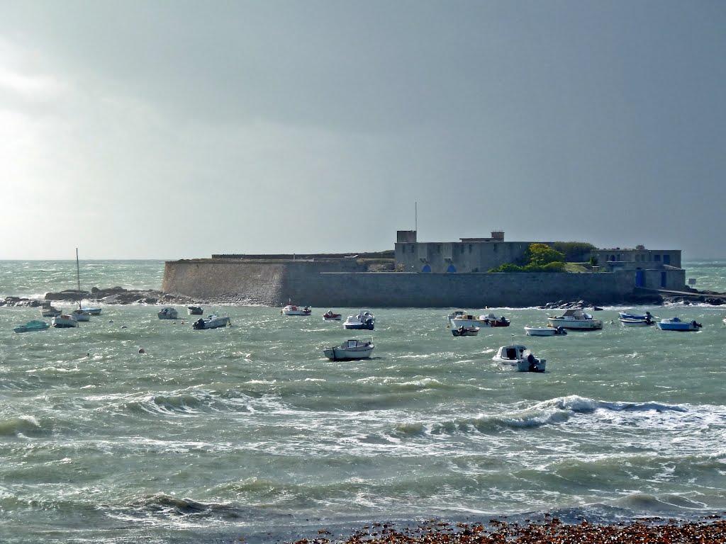 Fort-Bloqué (XVIIIe s.), Île de Keragan by FGuertin