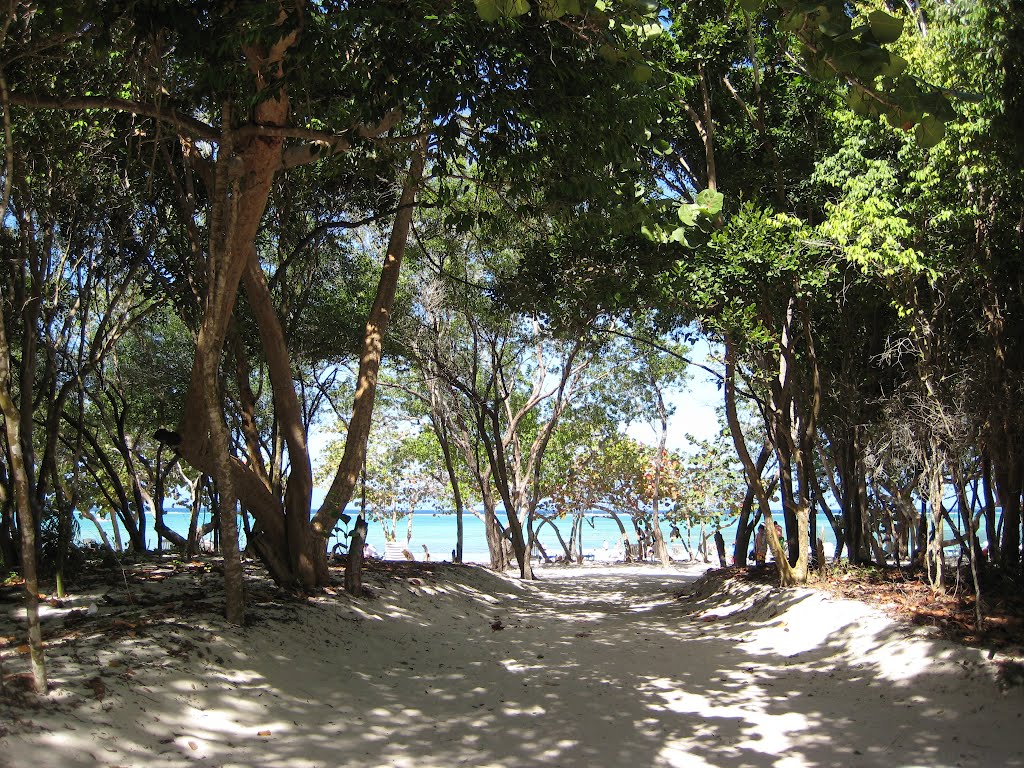 Hôtel Sirenis Playa Turquesa, Rafael Freyre, Holguín, Cuba by Joop Kuipers