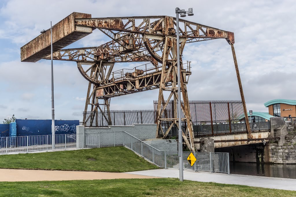 Sheriff St. Lifting Bridge (inoperable) by infomatique