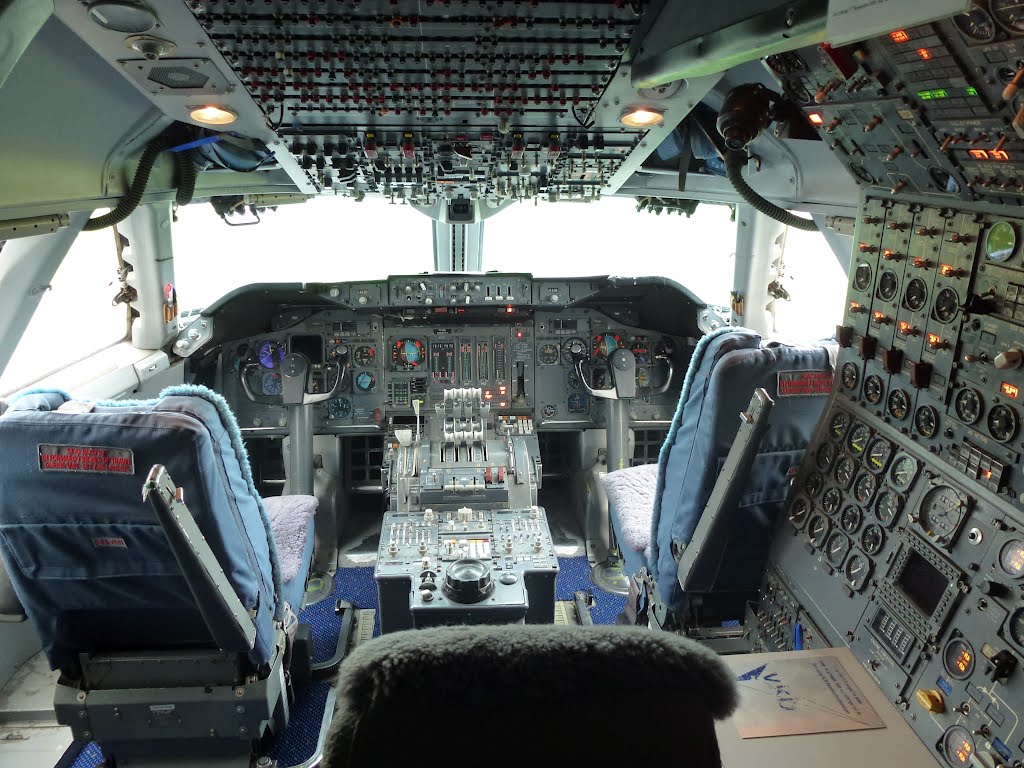 Aviodrome, cockpit Boeing 747 by Arjan Veen