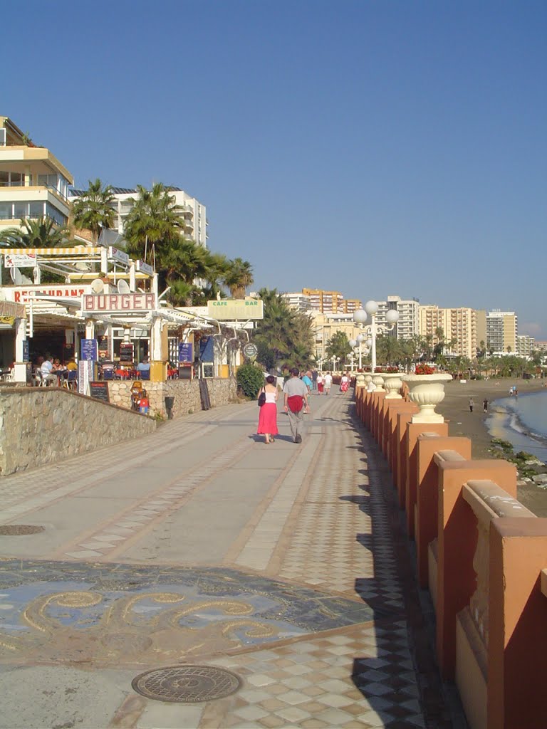 Paseo Marítimo de Benalmádena by Cadizhead