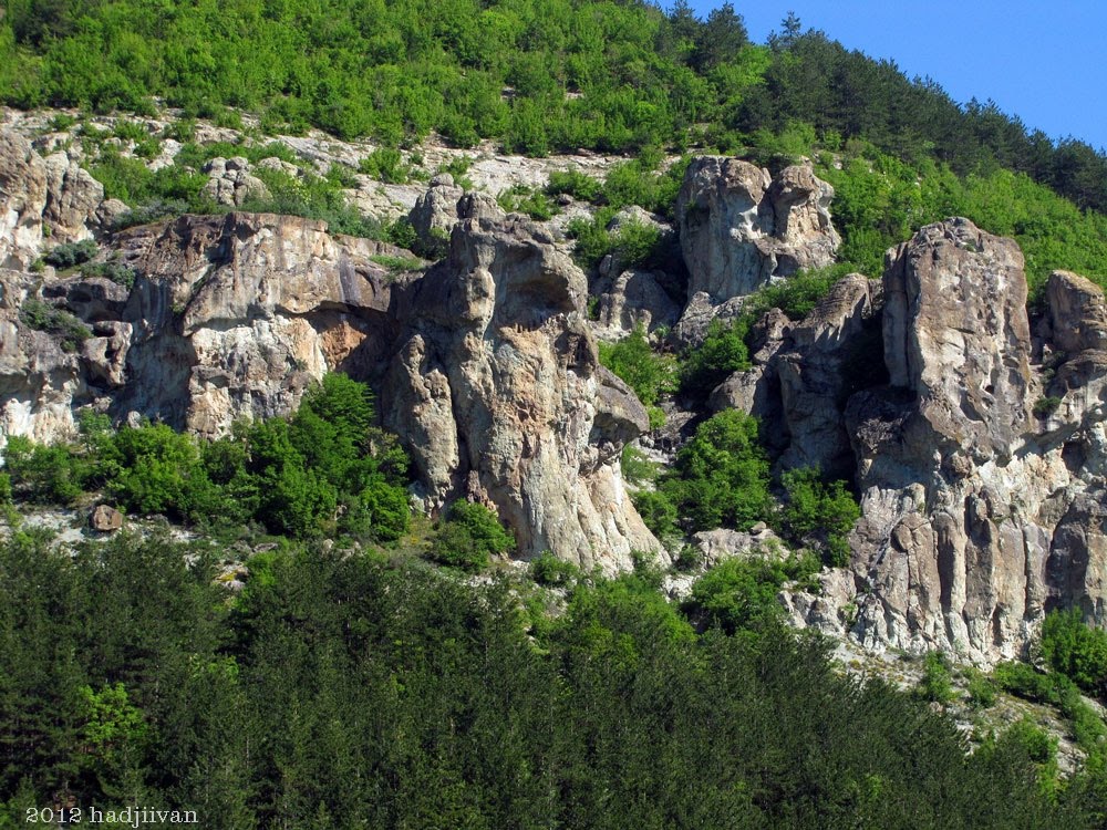 Скалите край село Дъждовница / The rocks near Dazhdovnitsa by hadjiivan