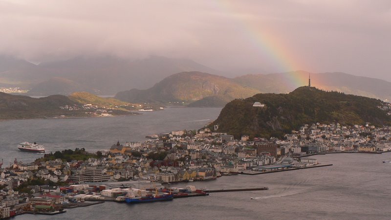 Ålesund from Sukkertoppen by bReo