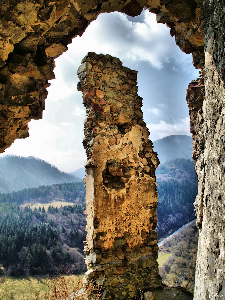 Starý hrad / Castle / by < JOKO >