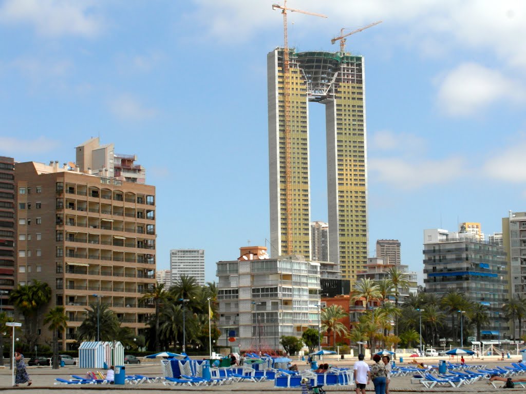 Edificio In Tempo Benidorm (Alicante) by Mikel Gasca