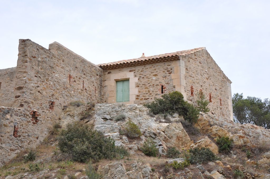 Fort Sainte-Agathe, Île de Porquerolles, Hyères by M.Strīķis