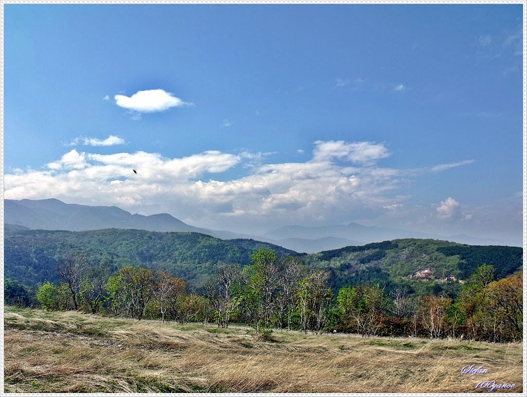 Looking to the Rhodopes / Поглед към Родопите by Stefan 100yanov