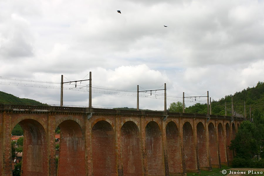 Le pont du chemin de fer - jeromeplano.ca by Jerome Plano