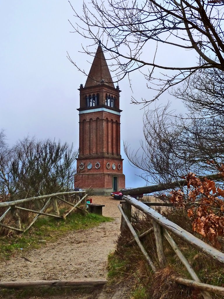 The tower on Himmelbjerget - the mountain that reaches the Heaven by janapede