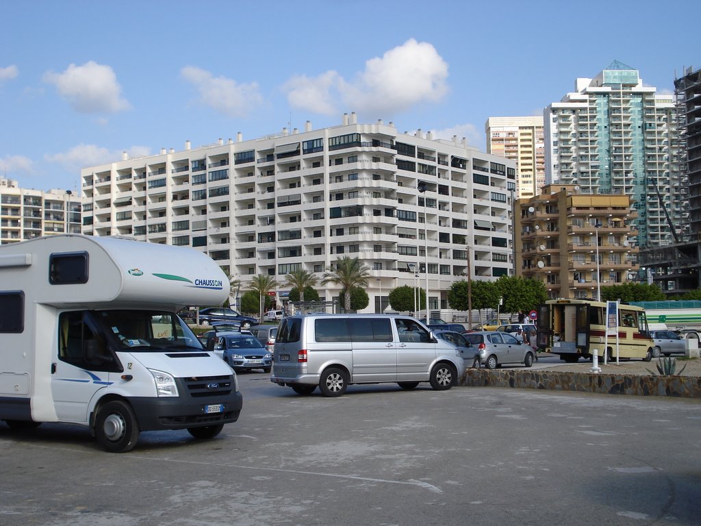 Benidorm parcheggio vicino alla spiaggia. by LucaGrigo.