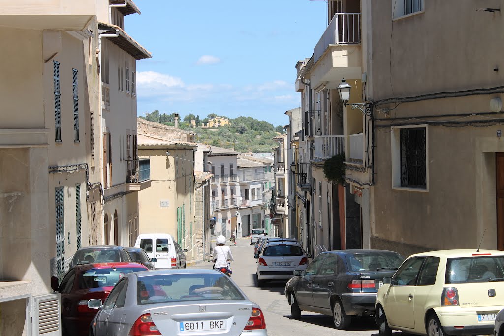 Carrer de Joan Monjo March (April 2012) by ThomasLindberg