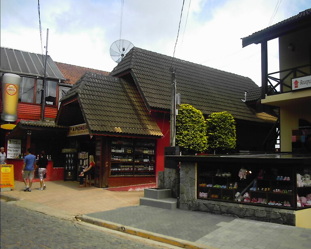 Monte Verde, Camanducaia - MG, Brazil by Gustavo H F de Brito