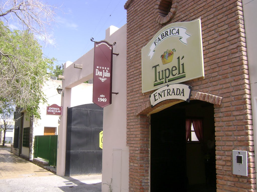 Museo Don Julio, aceites Tupelí- San Juan by Sebastián Gutiérrez