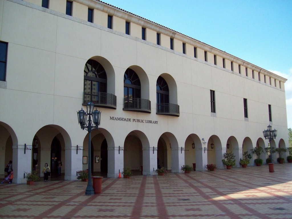 Miami-Dade Main Public Library at DownTown Miami by Ingeniero100