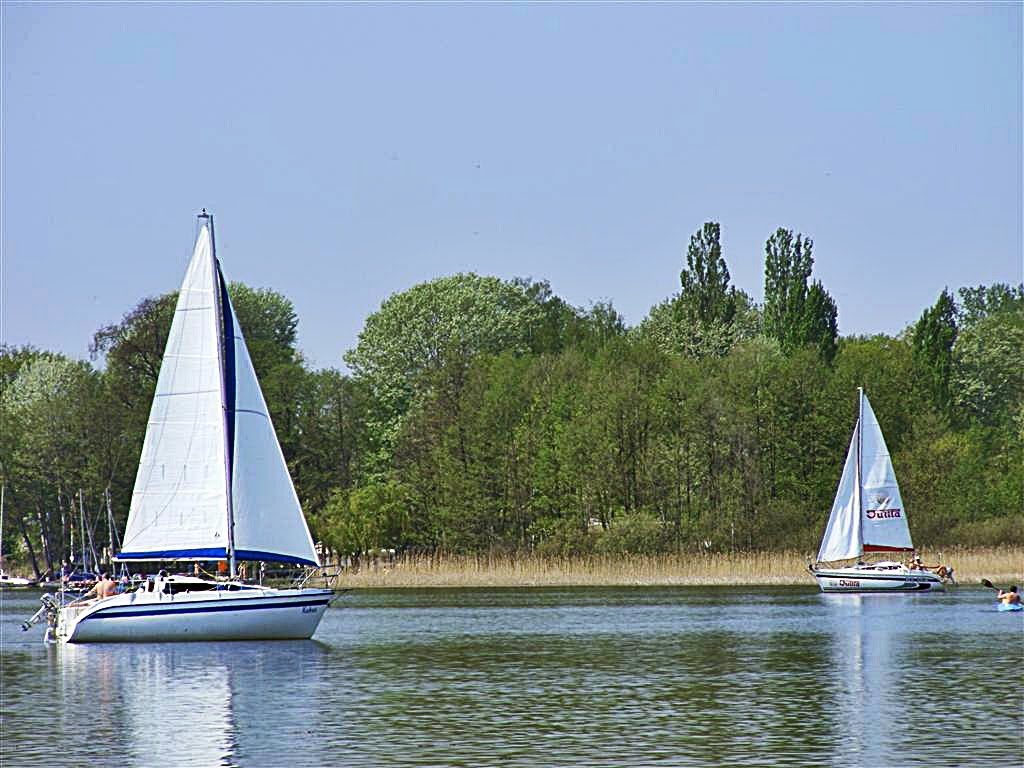 Jezioro w Boszkowie.Lake in Boszkowie by Andrzej Brudziński...