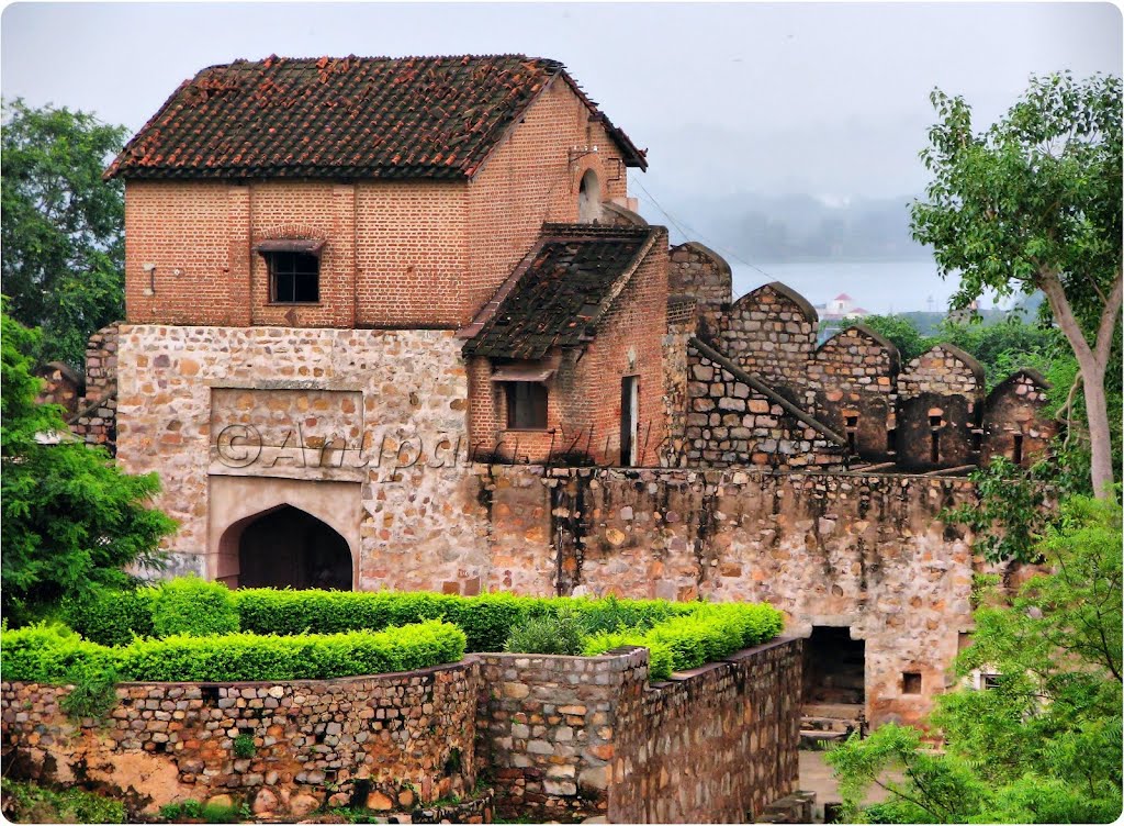 Jhansi Fort ©Anupam by Anupam Mukherjee