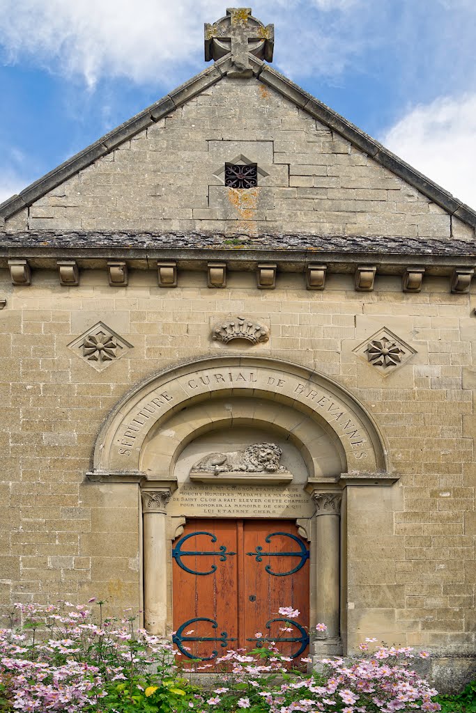 Sépulture à côté de l'église Monchy-Humières by Berpiet