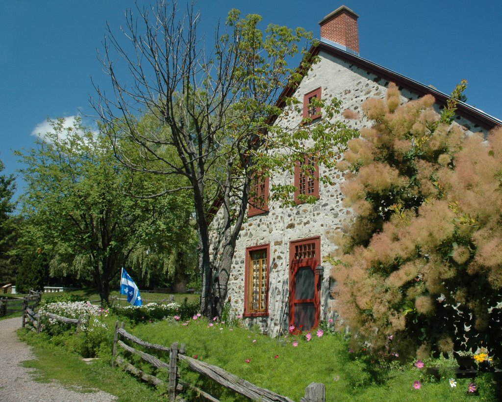 Moulin seigneurial de Tonnancour à Pointe-du-Lac by Alain Rodrigue