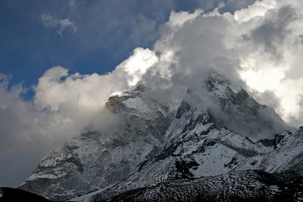 Ama Dablam by Oleg Dubinets