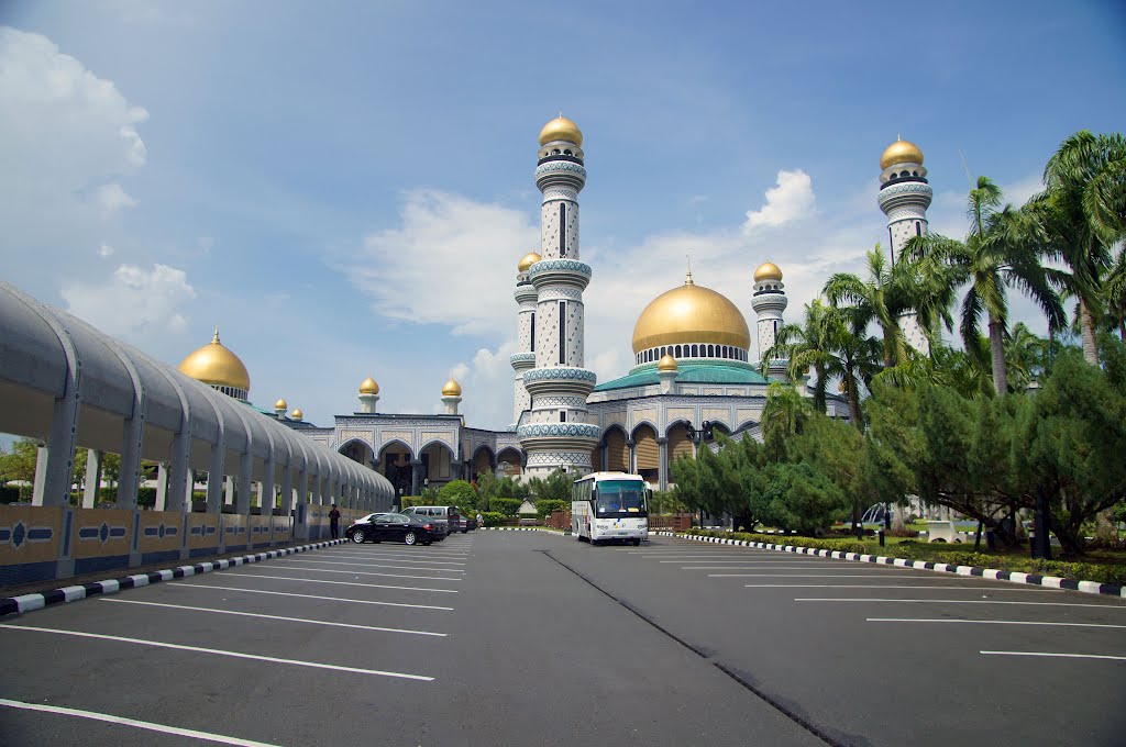 Brunei Jame Asri Hassanal Bolkiah Moschee 汶萊 博而基亞清真寺 by Cheuk