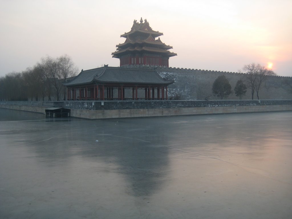 Outside the wall of The Forbidden city in sunset by Bjorn Lundvall