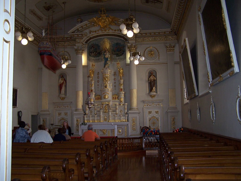 Intérieur de Notre-Dame-des-Victoires, Québec, août 2007 by FGuertin