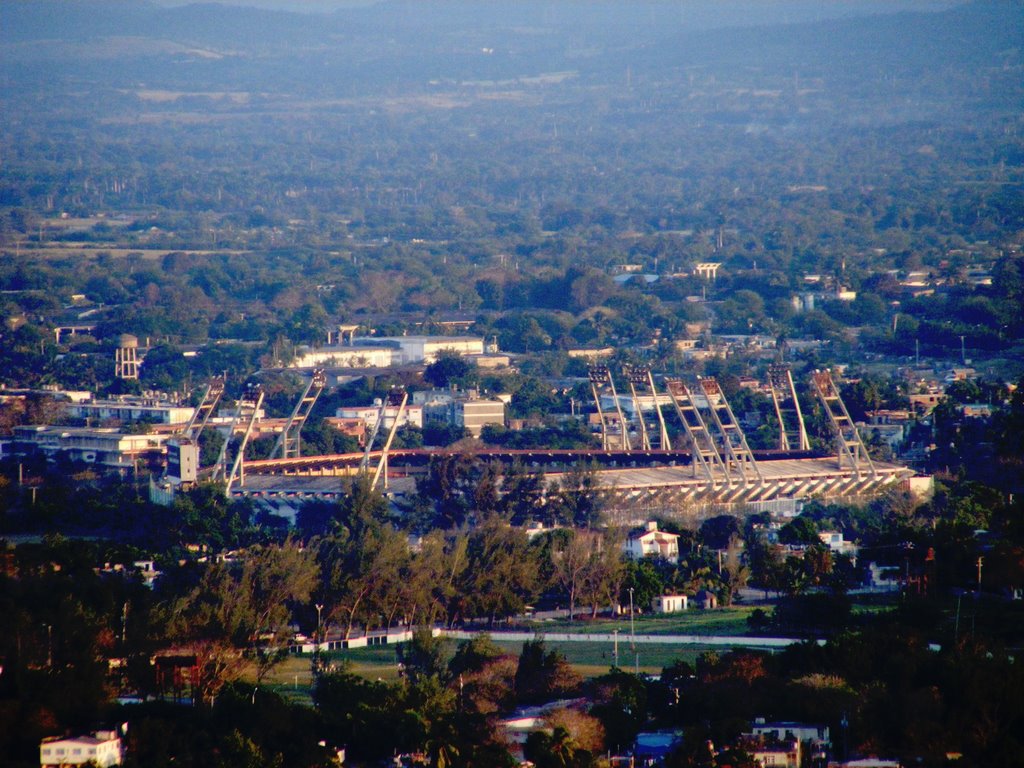 Vista Ciudad de Holguin. Estadio de Pelota Calixto Garcia . by perezmontejo