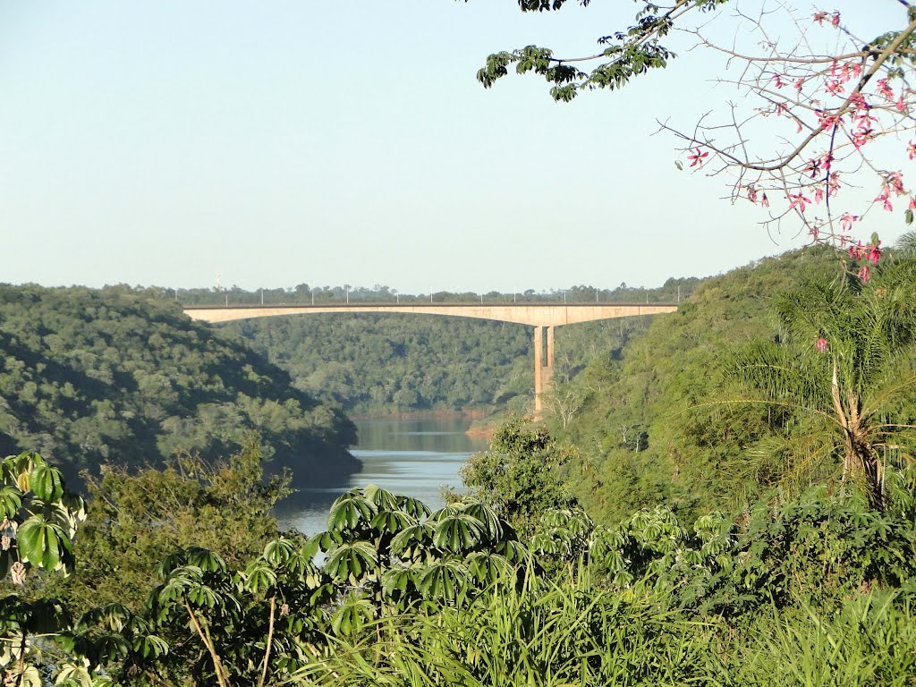 Border between Argentina & Brasil by Christof Verboven