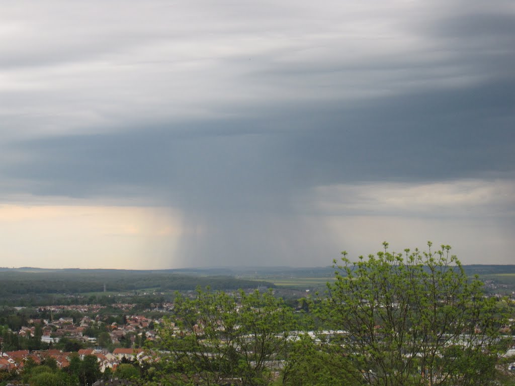 La pluie sur le plateau lorrain / Rain on the Lorraine Plateau by TitTornade