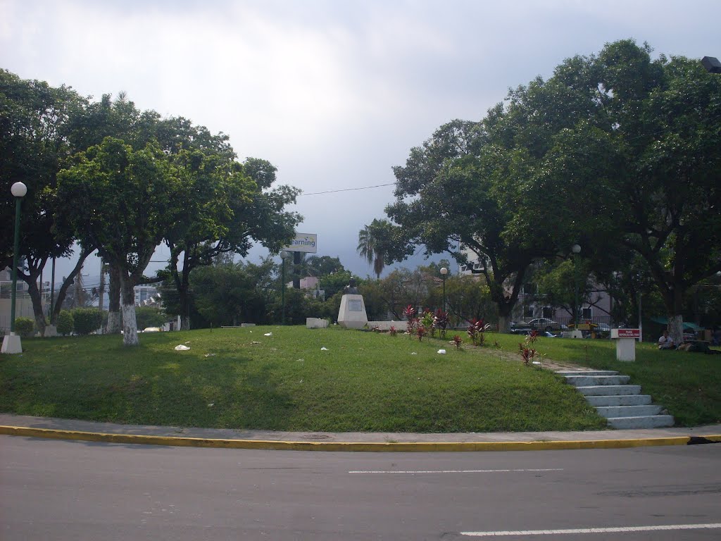 Plaza Republica del Perú San Salvador El Salvador by JMRAFFi