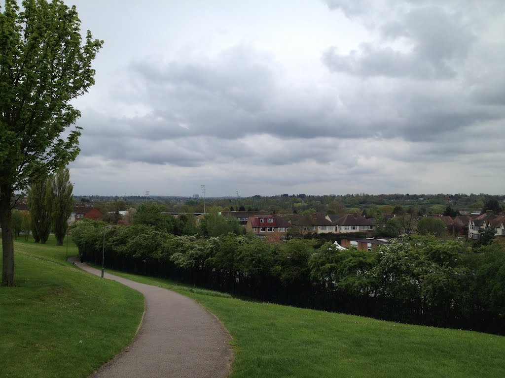 Under Hill, Barnet by andrewskilton