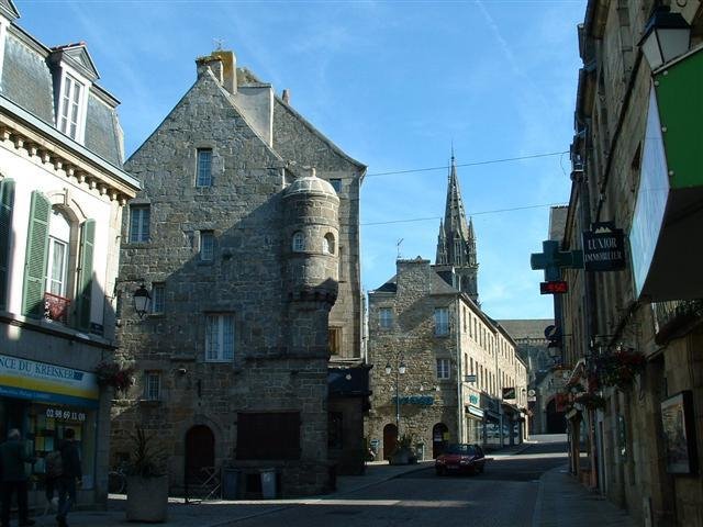 La rue du Général Leclerc by www.dougherty.fr