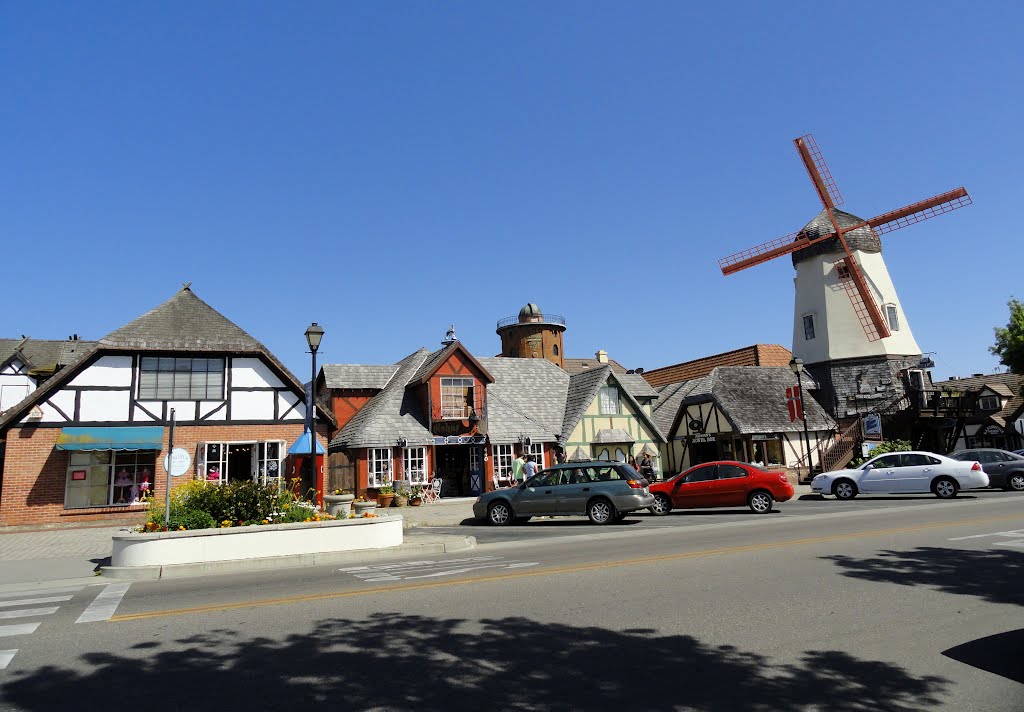 Alisal Drive (Solvang, California, USA) by laurac5