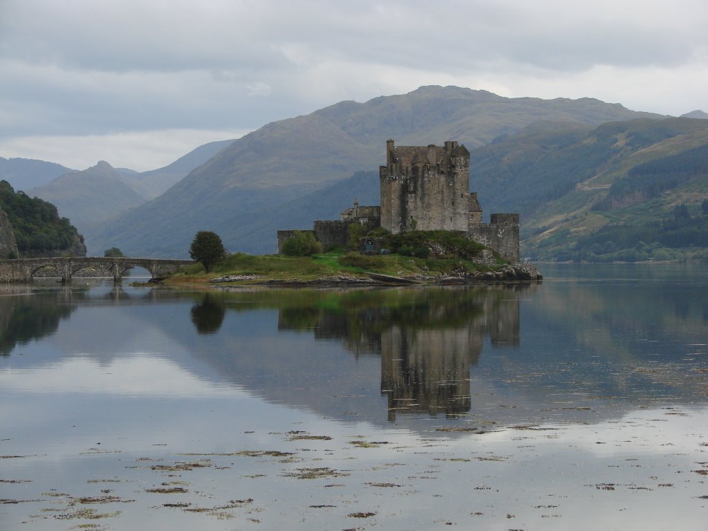 Eilean Donan castle by PierrefromBayRidge