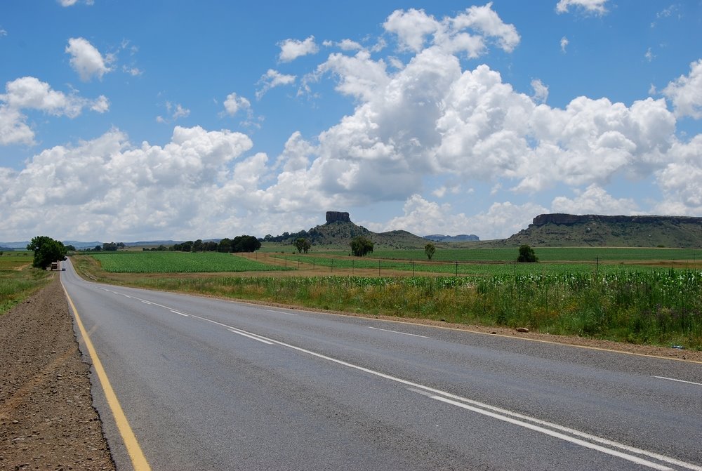 Soutkop and Road near Ficksburg by ossewa