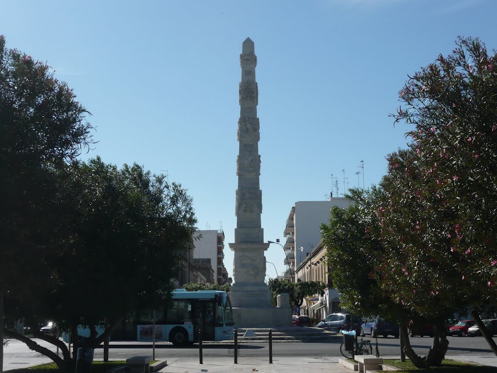 OBELISCO by Capone Gigliola