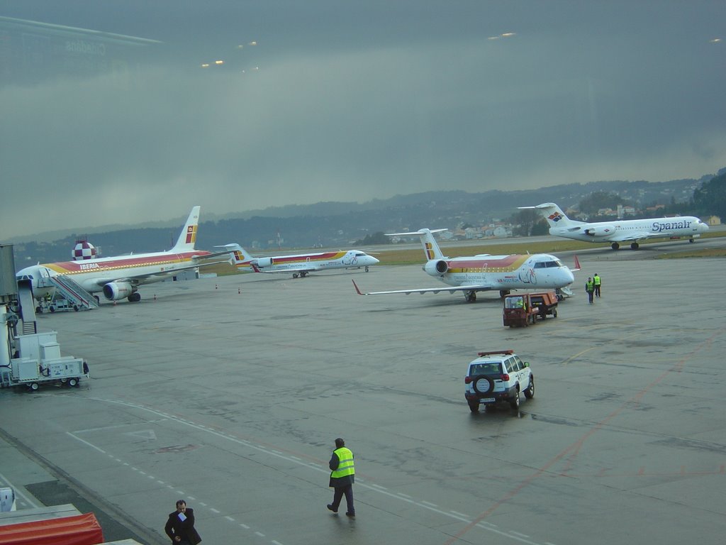 CRJ 200 Air Nostrum by Fernando López-Azcárate Fernández