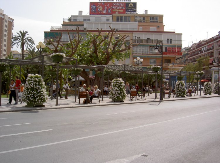 Plaza de la Hispanidad by shazelgrave