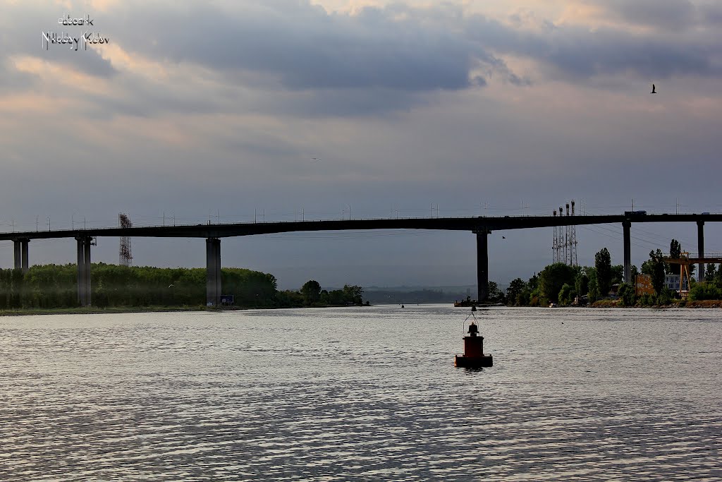 Asparuchovo bridge in Varna by aticank