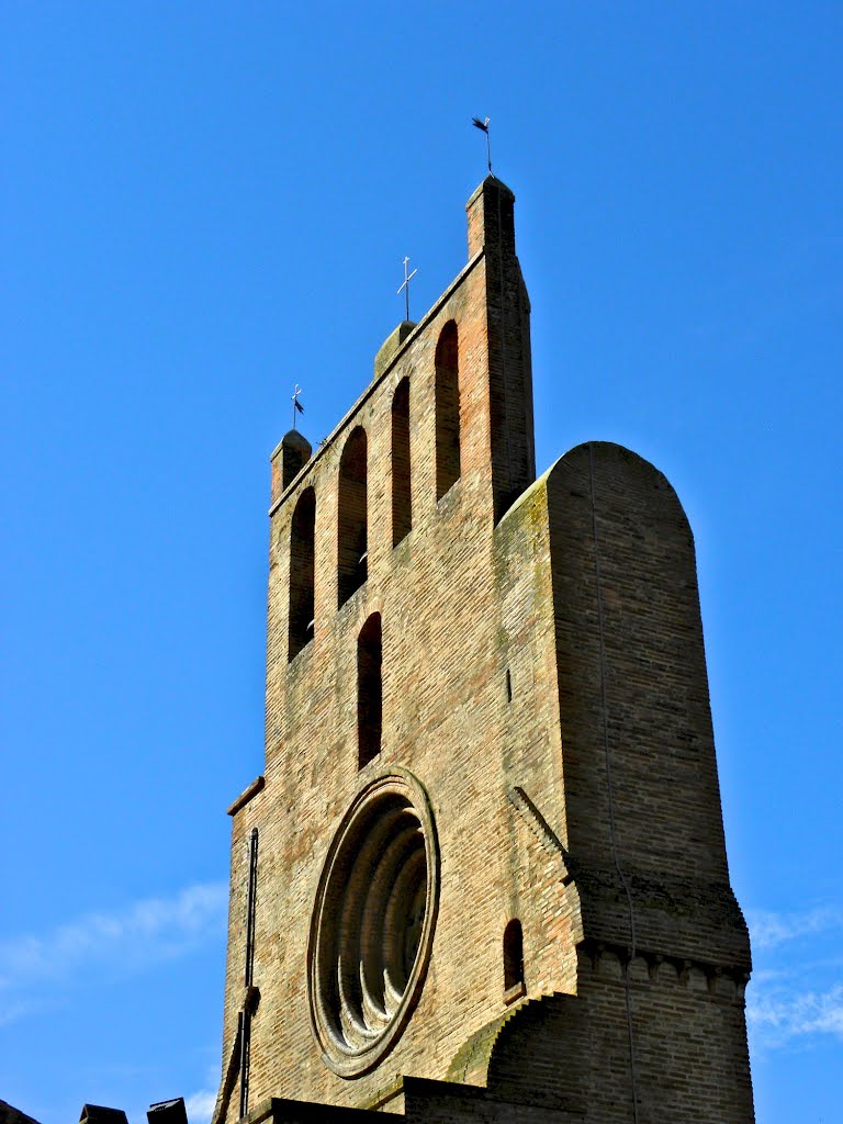 Paret campanària romanica de la gleisa de Bèlpuèg de Garnagués by Franc Bardou