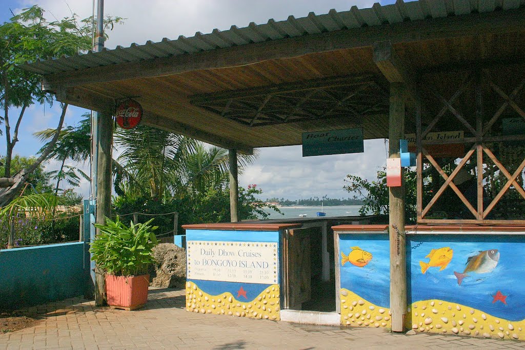 Tanzania - Dar es Salaam: Ticket office voor Bongoyo Island by Scholte