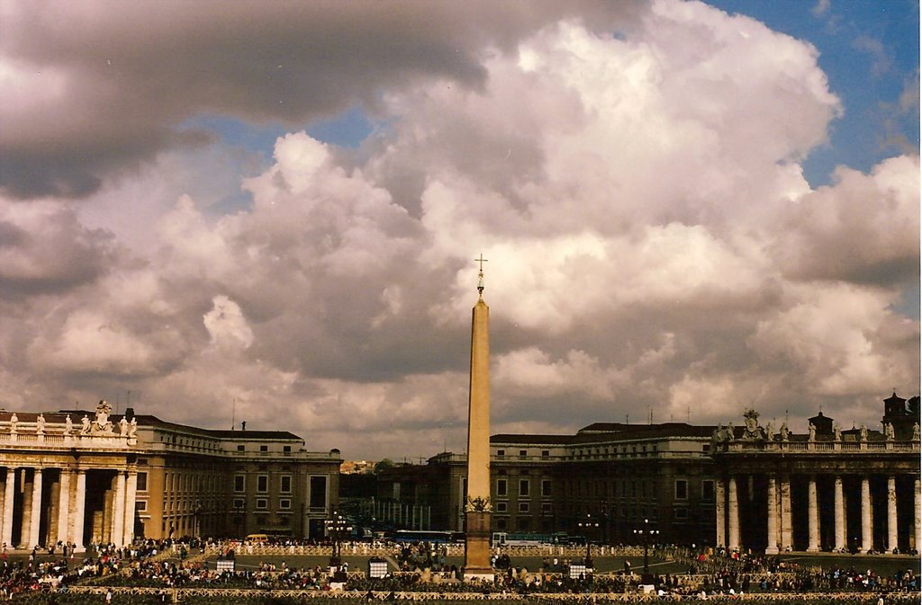 Piazza S.Pietro by Carmelo Giovanazzi