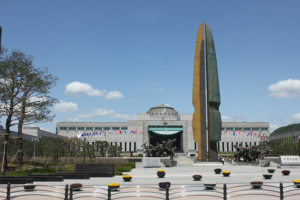 War Memorial by jean claude S