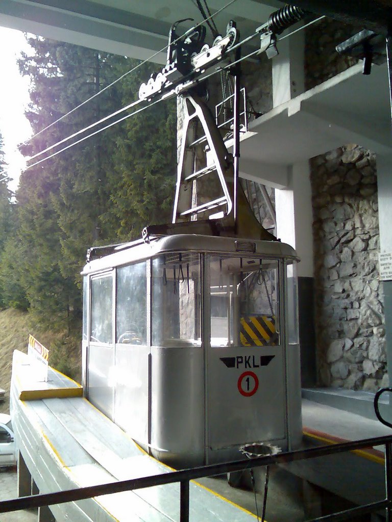 Cablecar, Kuznice, Poland by David Virgo