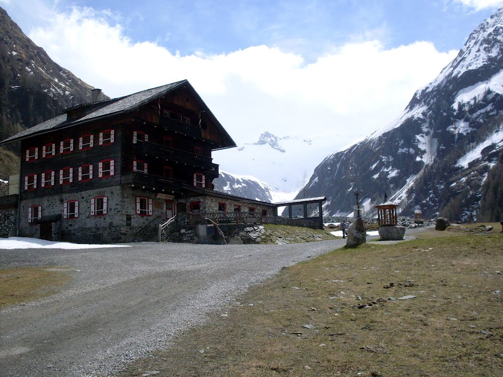 Habachtal; Gasthof Alpenrose by dietmarproske