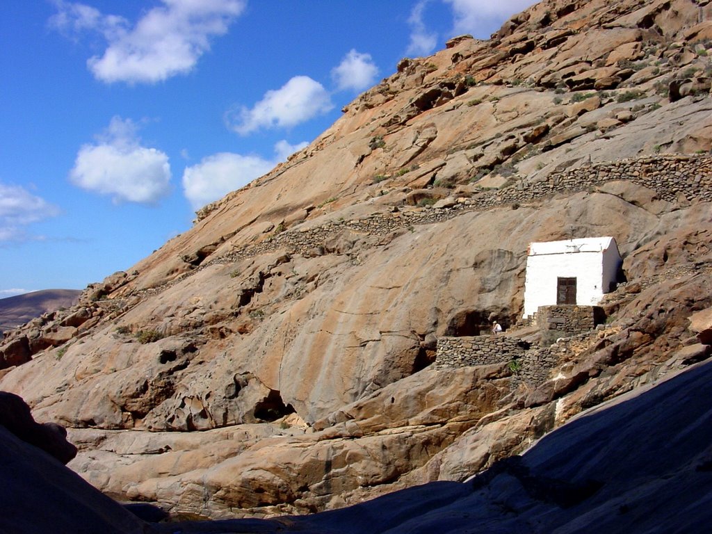 Ermita de la Pena, Barranco de las Penitas by Johnny Lovesjazz