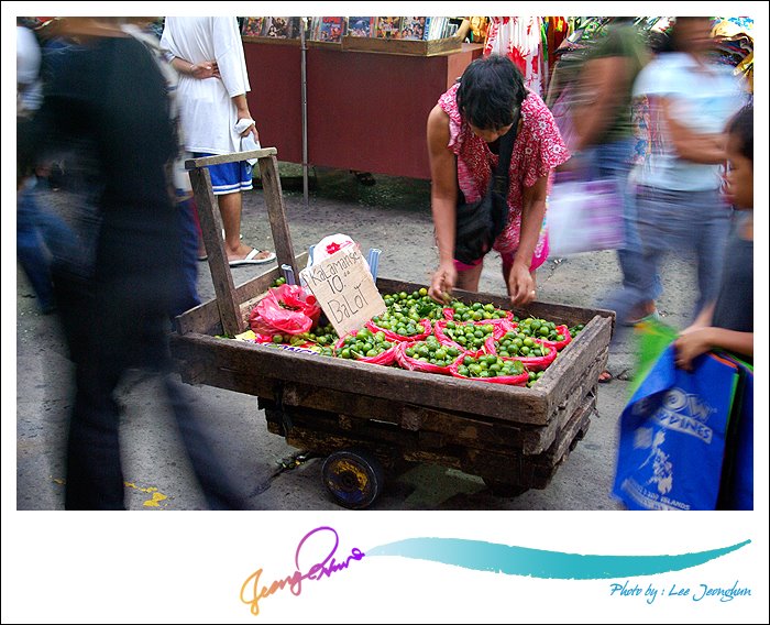 A vendor who sells Kalamansi by mclee_boy